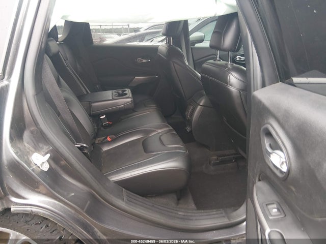 45240459 :رقم المزاد ، 1C4PJMLB4KD402728 vin ، 2019 Jeep Cherokee Latitude Plus 4x4 مزاد بيع