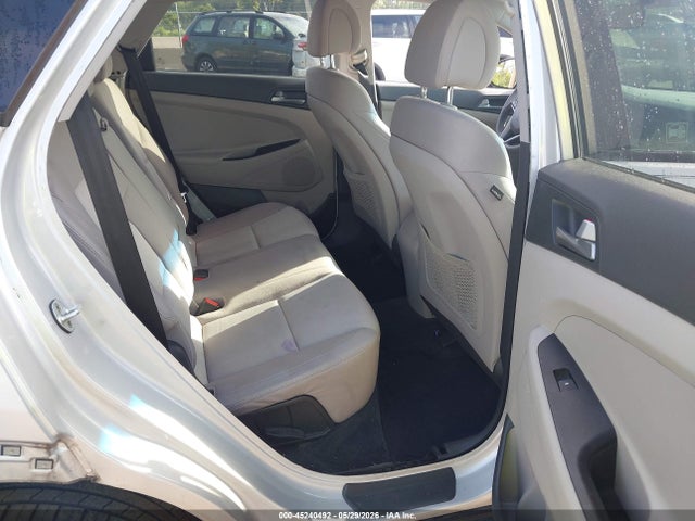 Продаж на аукціоні авто 2016 Hyundai Tucson Se, vin: KM8J33A45GU223857, номер лоту: 45240492