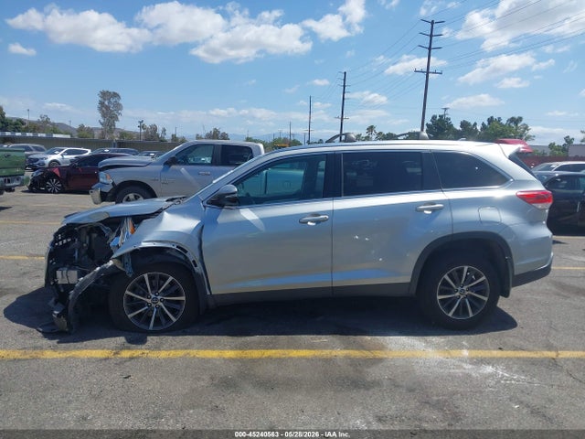 Toyota Highlander Xle 2019 5TDJZRFH4KS588089 Image 14