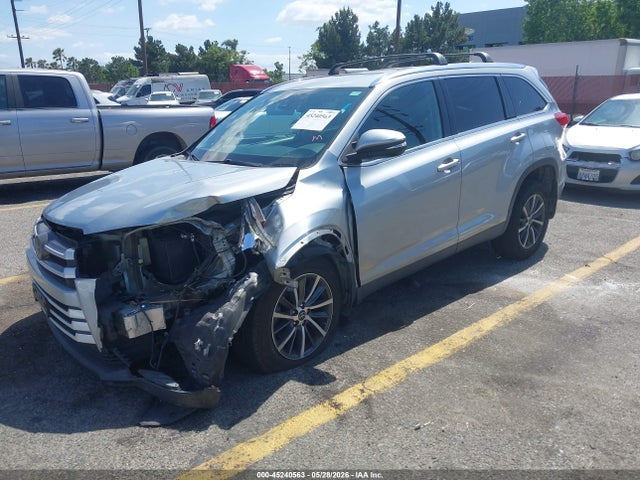 Toyota Highlander Xle 2019 5TDJZRFH4KS588089 Image 2