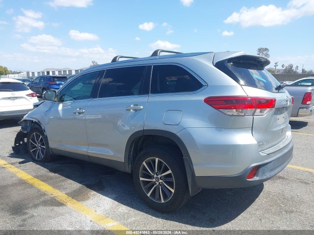 Toyota Highlander Xle 2019 5TDJZRFH4KS588089 Image 3