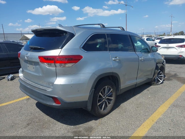 Toyota Highlander Xle 2019 5TDJZRFH4KS588089 Image 4