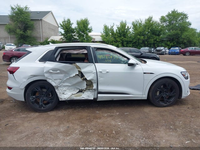 Audi E-tron Premium Quattro 2021 WA1AAAGE1MB003034 Image 13
