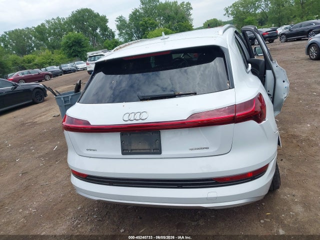 Audi E-tron Premium Quattro 2021 WA1AAAGE1MB003034 Image 16