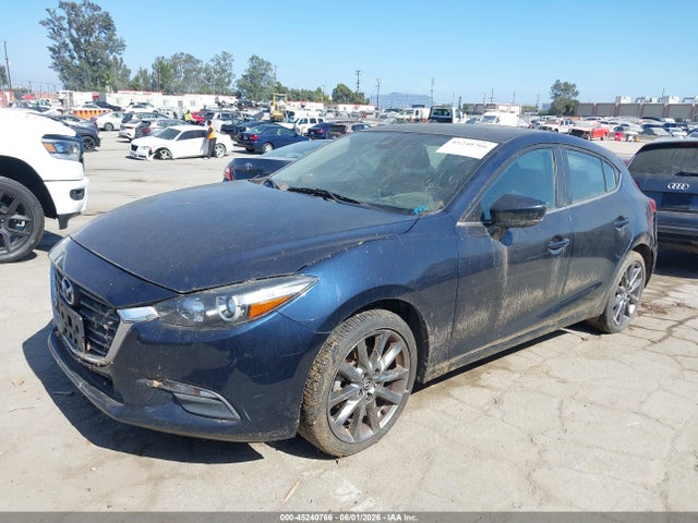 Продаж на аукціоні авто 2018 Mazda Mazda3 Touring, vin: 3MZBN1L30JM220689, номер лоту: 45240766