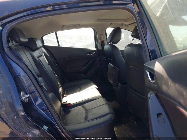 Продаж на аукціоні авто 2018 Mazda Mazda3 Touring, vin: 3MZBN1L30JM220689, номер лоту: 45240766