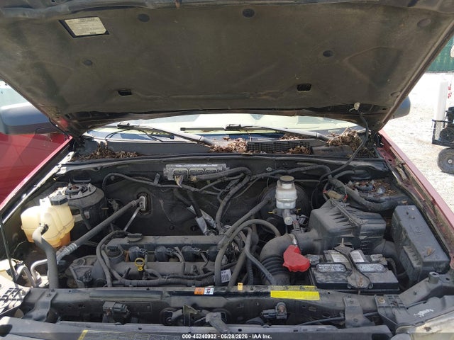 45240902 :رقم المزاد ، 1FMCU0D78BKA38989 vin ، 2011 Ford Escape Xlt مزاد بيع
