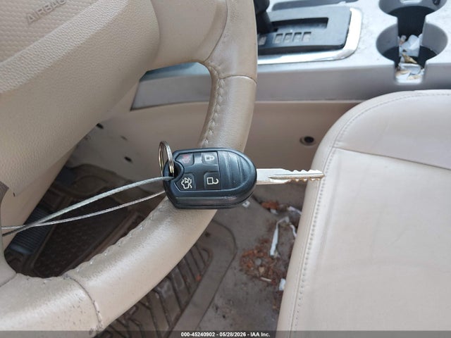 45240902 :رقم المزاد ، 1FMCU0D78BKA38989 vin ، 2011 Ford Escape Xlt مزاد بيع