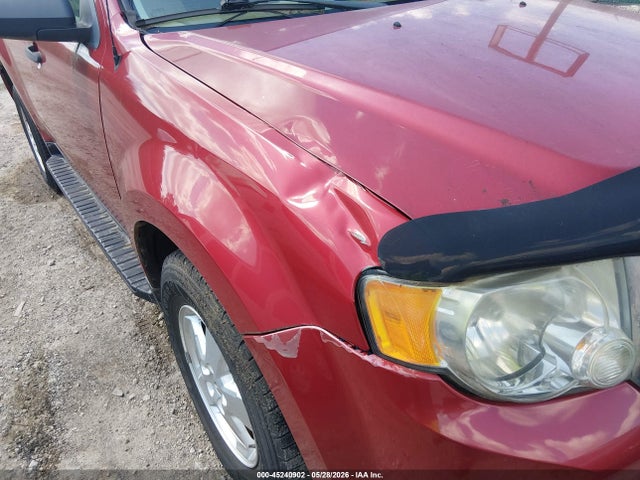 45240902 :رقم المزاد ، 1FMCU0D78BKA38989 vin ، 2011 Ford Escape Xlt مزاد بيع