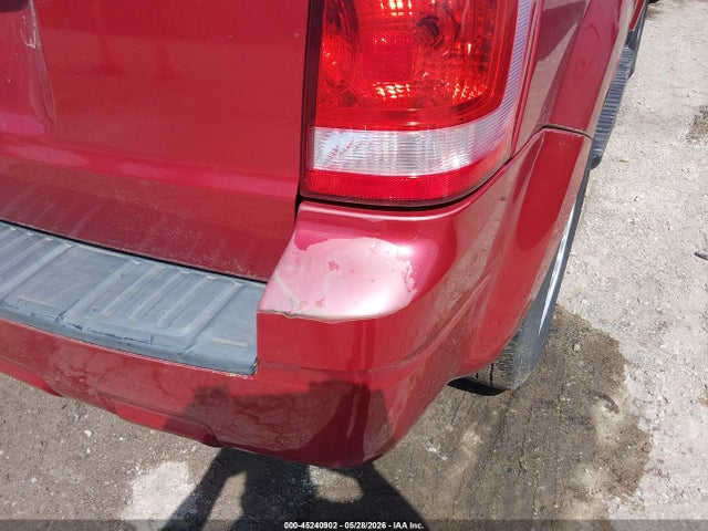 45240902 :رقم المزاد ، 1FMCU0D78BKA38989 vin ، 2011 Ford Escape Xlt مزاد بيع