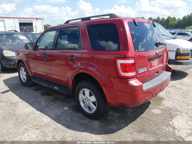 45240902 :رقم المزاد ، 1FMCU0D78BKA38989 vin ، 2011 Ford Escape Xlt مزاد بيع