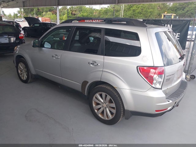 45240948 :رقم المزاد ، JF2SHBDC8BH730939 vin ، 2011 Subaru Forester 2.5x Premium مزاد بيع
