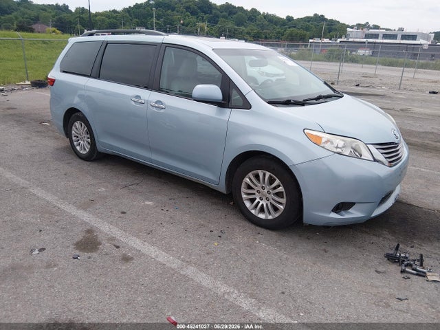 Продаж на аукціоні авто 2016 Toyota Sienna Xle 8 Passenger, vin: 5TDYK3DC9GS700027, номер лоту: 45241037