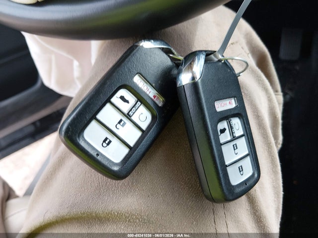 45241038 :رقم المزاد ، 5J6RW2H98HL064599 vin ، 2017 Honda Cr-v Touring مزاد بيع
