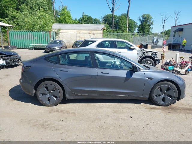 Tesla Model 3 Long Range Dual Motor All-wheel Drive 2022 5YJ3E1EB8NF239996 Image 12
