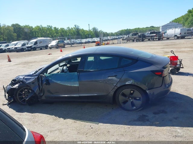 Tesla Model 3 Long Range Dual Motor All-wheel Drive 2022 5YJ3E1EB8NF239996 Image 13