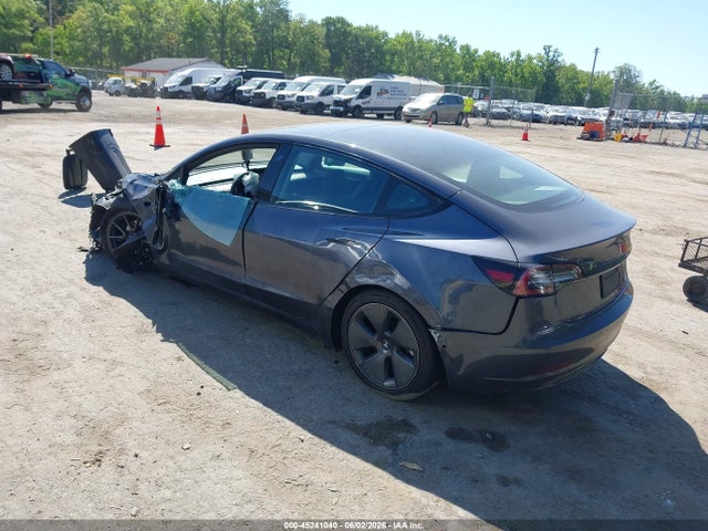 Tesla Model 3 Long Range Dual Motor All-wheel Drive 2022 5YJ3E1EB8NF239996 Image 3