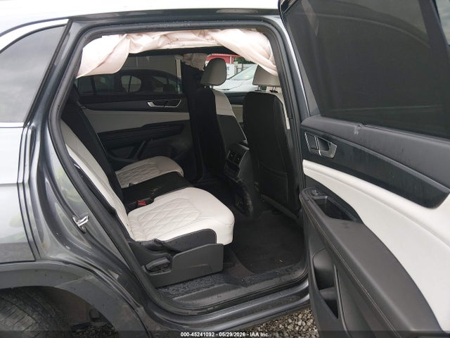 2024 Volkswagen Atlas Cross Sport 2.0t Sel Premium R-line მანქანა იყიდება აუქციონზე, vin: 1V2FE2CA2RC239118, აუქციონის ნომერი: 45241092