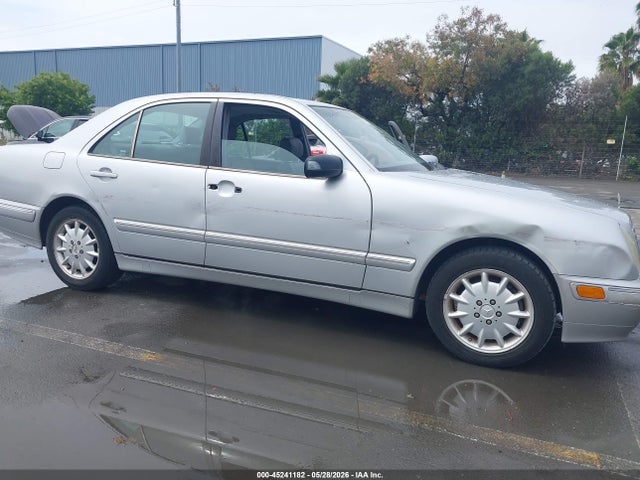 2001 Mercedes-benz E 320 მანქანა იყიდება აუქციონზე, vin: WDBJF65J11B166247, აუქციონის ნომერი: 45241182