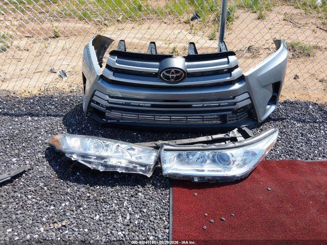 2019 Toyota Highlander Le მანქანა იყიდება აუქციონზე, vin: 5TDZARFH1KS061167, აუქციონის ნომერი: 45241190