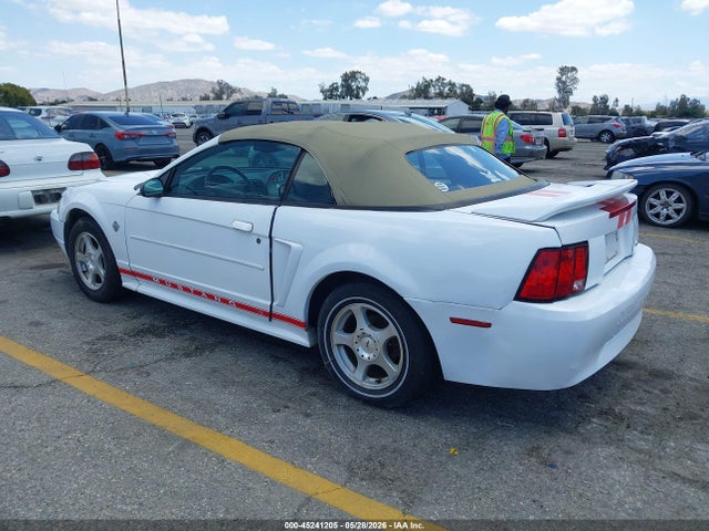 Auction sale of the 2000 Ford Mustang, vin: 1FAFP4441YF140017, lot number: 45241205