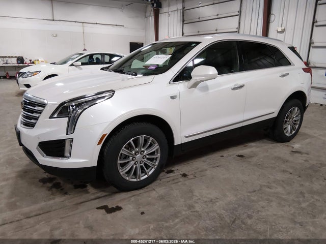 45241217 :رقم المزاد ، 1GYKNDRS7HZ288039 vin ، 2017 Cadillac Xt5 Luxury مزاد بيع