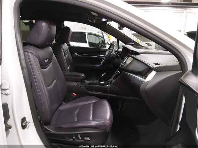 45241217 :رقم المزاد ، 1GYKNDRS7HZ288039 vin ، 2017 Cadillac Xt5 Luxury مزاد بيع