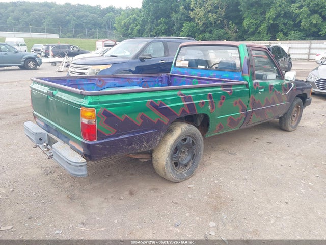 1985 Toyota Pickup 1/2 Ton Rn55 მანქანა იყიდება აუქციონზე, vin: JT4RN55R9F0110146, აუქციონის ნომერი: 45241218