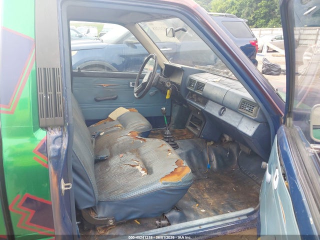 1985 Toyota Pickup 1/2 Ton Rn55 მანქანა იყიდება აუქციონზე, vin: JT4RN55R9F0110146, აუქციონის ნომერი: 45241218