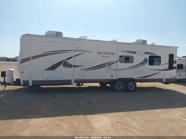 Продаж на аукціоні авто 2015 Forest River Rockwood Signature Ultra Lite, vin: 4X4TRLE24F1863153, номер лоту: 45241226