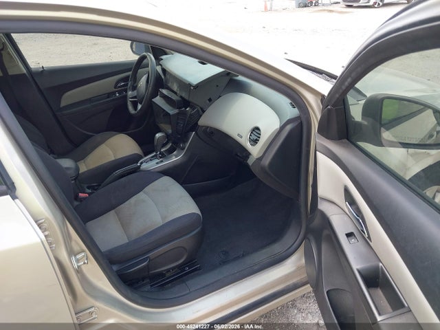 45241227 :رقم المزاد ، 1G1PA5SH5D7167245 vin ، 2013 Chevrolet Cruze Ls Auto مزاد بيع