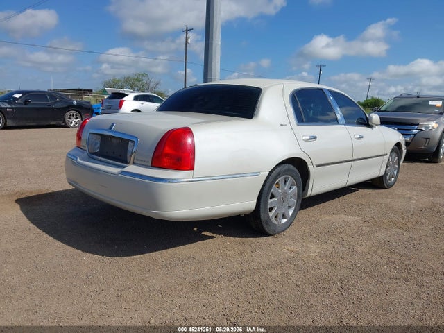 Aukcja sprzedaży 2007 Lincoln Town Car Designer Series, vin: 1LNHM83V37Y616652, numer aukcji: 45241251