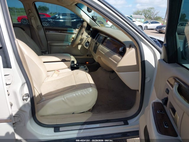 Aukcja sprzedaży 2007 Lincoln Town Car Designer Series, vin: 1LNHM83V37Y616652, numer aukcji: 45241251