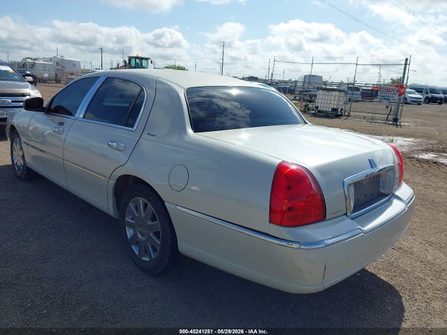 Aukcja sprzedaży 2007 Lincoln Town Car Designer Series, vin: 1LNHM83V37Y616652, numer aukcji: 45241251