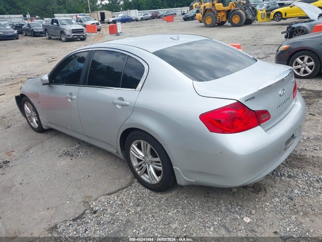 45241484 :رقم المزاد ، JN1CV6AP7FM502814 vin ، 2015 Infiniti Q40 مزاد بيع