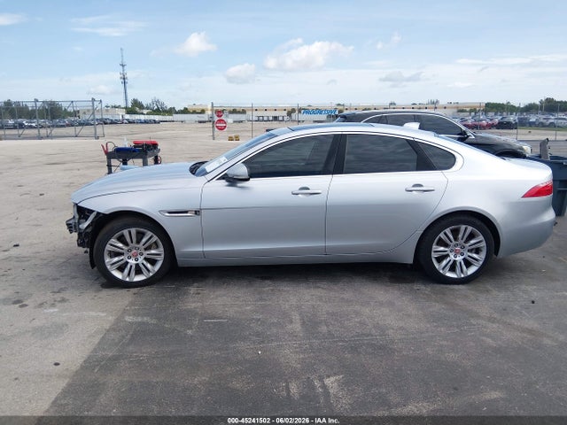 45241502 :رقم المزاد ، SAJBD4GX8JCY67364 vin ، 2018 Jaguar Xf 30t Premium مزاد بيع