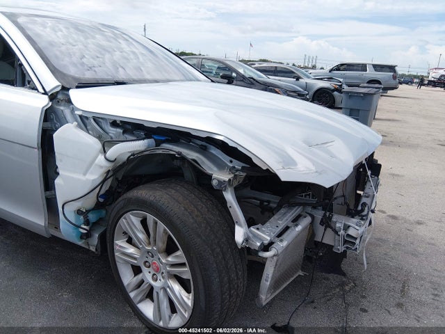 Auction sale of the 2018 Jaguar Xf 30t Premium, vin: SAJBD4GX8JCY67364, lot number: 45241502