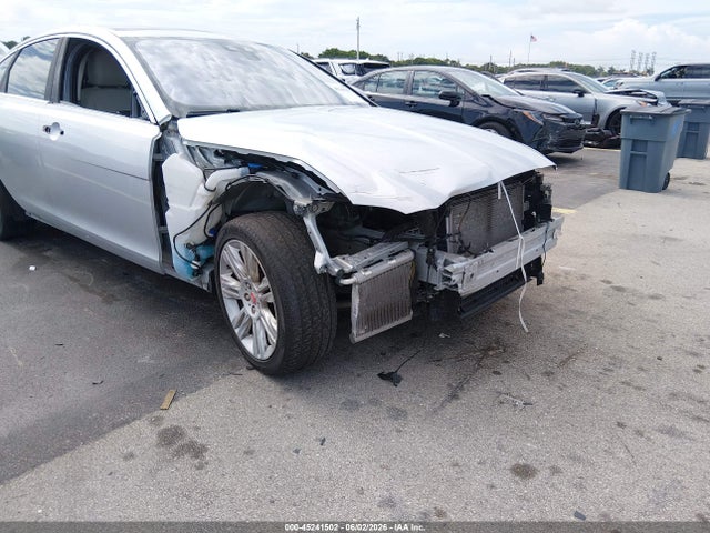 45241502 :رقم المزاد ، SAJBD4GX8JCY67364 vin ، 2018 Jaguar Xf 30t Premium مزاد بيع