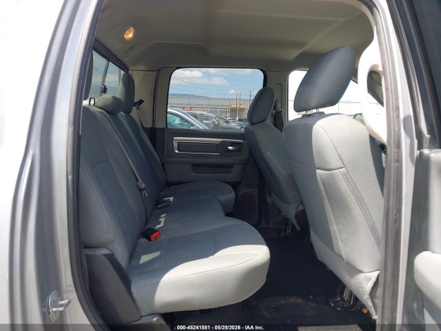 1C6RR6TT8KS731733 RAM 1500 Classic Slt 4x2 6&#039;4 Box