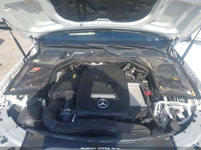 2015 Mercedes-benz C 300 4matic მანქანა იყიდება აუქციონზე, vin: 55SWF4KB2FU006728, აუქციონის ნომერი: 45241614