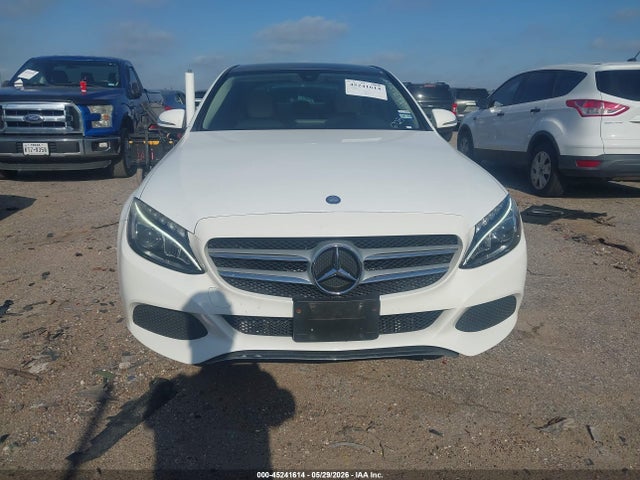 2015 Mercedes-benz C 300 4matic მანქანა იყიდება აუქციონზე, vin: 55SWF4KB2FU006728, აუქციონის ნომერი: 45241614