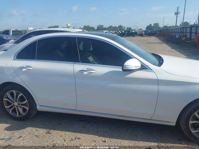 2015 Mercedes-benz C 300 4matic მანქანა იყიდება აუქციონზე, vin: 55SWF4KB2FU006728, აუქციონის ნომერი: 45241614