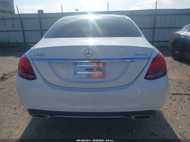 2015 Mercedes-benz C 300 4matic მანქანა იყიდება აუქციონზე, vin: 55SWF4KB2FU006728, აუქციონის ნომერი: 45241614