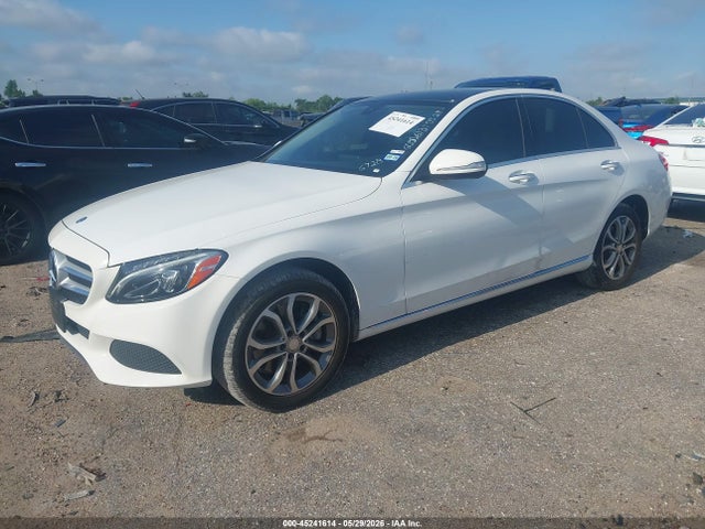 2015 Mercedes-benz C 300 4matic მანქანა იყიდება აუქციონზე, vin: 55SWF4KB2FU006728, აუქციონის ნომერი: 45241614
