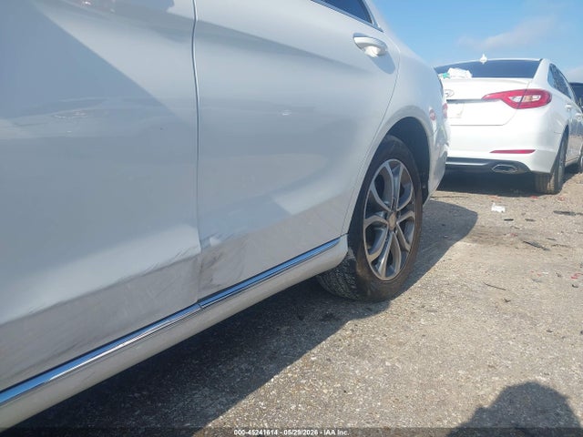 2015 Mercedes-benz C 300 4matic მანქანა იყიდება აუქციონზე, vin: 55SWF4KB2FU006728, აუქციონის ნომერი: 45241614
