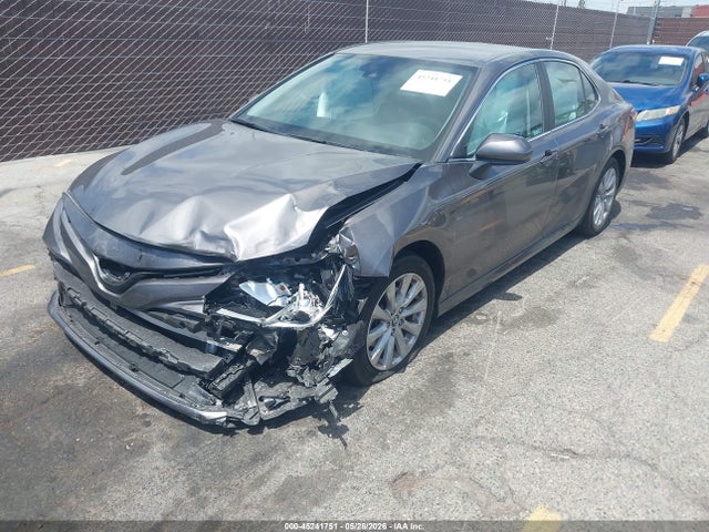 Toyota CAMRY LE 2020 4T1C11AK4LU319555 Image 2