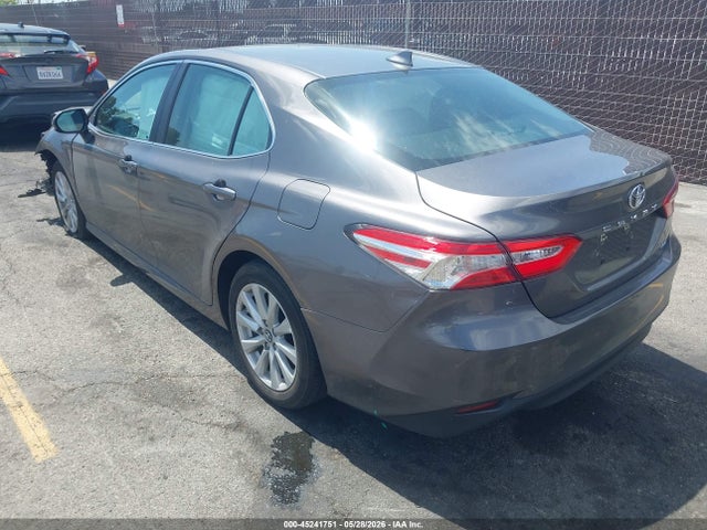 Toyota CAMRY LE 2020 4T1C11AK4LU319555 Image 3