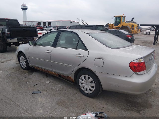 2005 Toyota Camry Std მანქანა იყიდება აუქციონზე, vin: 4T1BE32K45U978197, აუქციონის ნომერი: 45241827