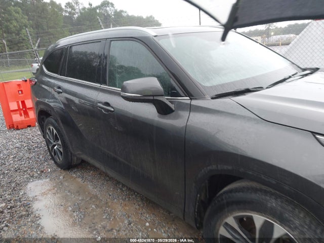 Toyota Highlander Xle 2023 5TDKDRAH9PS038016 Image 13