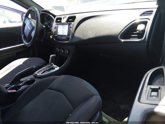 45241894 :رقم المزاد ، 1C3CCBABXEN212077 vin ، 2014 Chrysler 200 Lx مزاد بيع